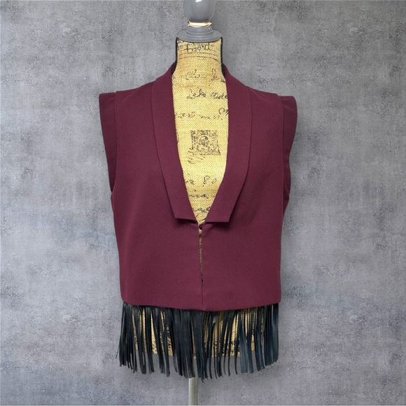 413 - RD STYLE VEST WITH REMOVEABLE FRINGE - Picture 1 of 16
